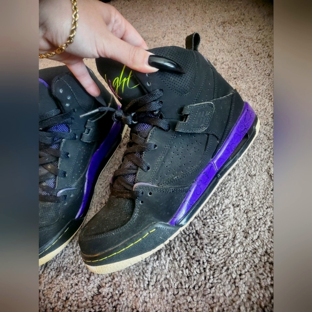 Jordan Kids Sneakers (Women's 8.5) Black Purple